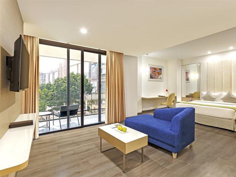 Sarovar Portico Outer Ring Road Бангалор Екстериор снимка