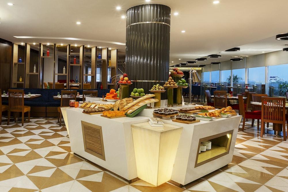 Sarovar Portico Outer Ring Road Бангалор Екстериор снимка