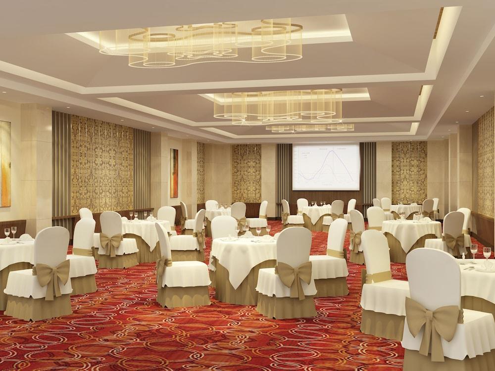 Sarovar Portico Outer Ring Road Бангалор Екстериор снимка