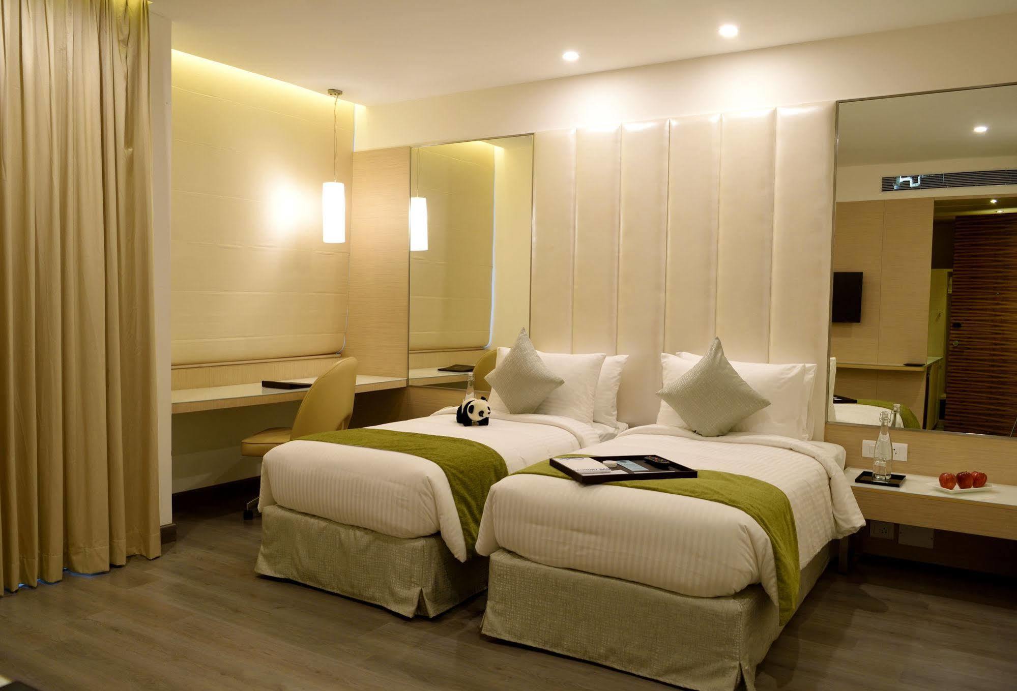 Sarovar Portico Outer Ring Road Бангалор Екстериор снимка